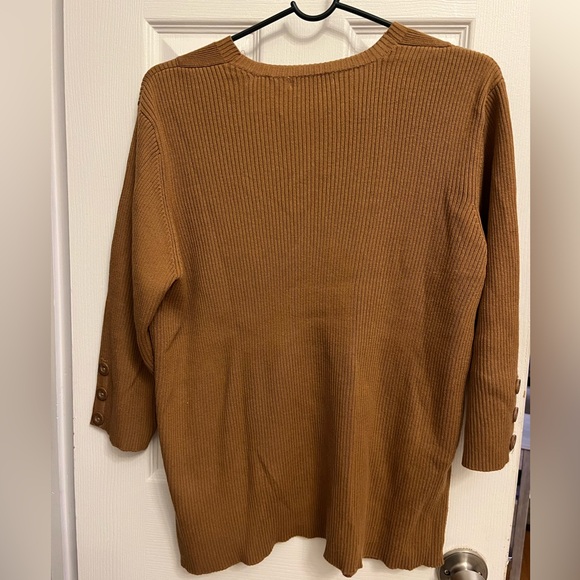 Sweater - Picture 3 of 4